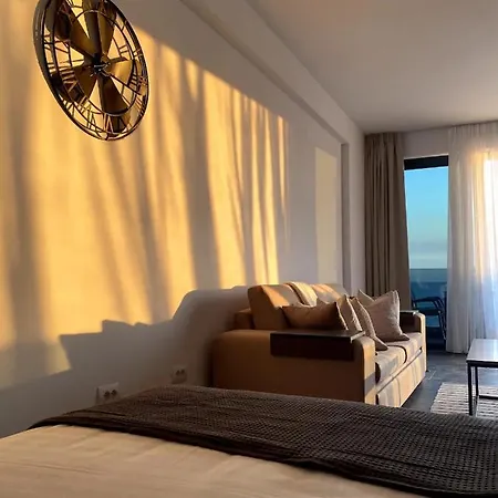 Romantic With Breathtaking Seaview ساراندا